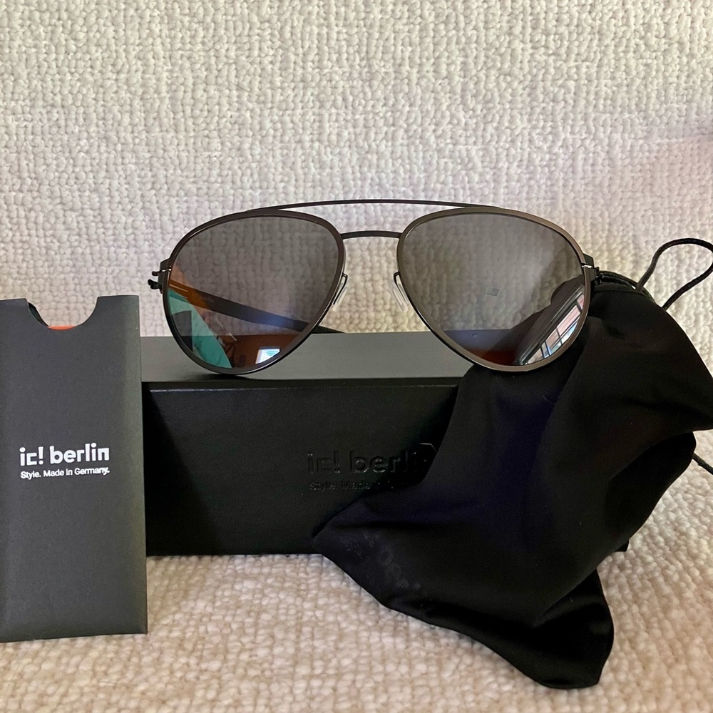 Men's Black Aviator Sunglasses